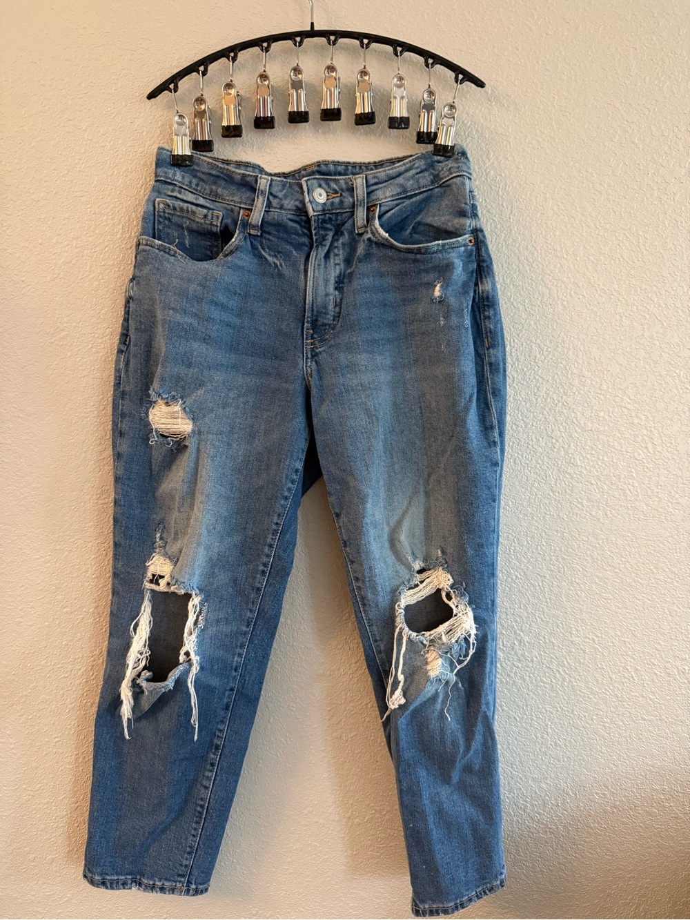 Old Navy Distressed Boyfriend Jeans in Medium Blue